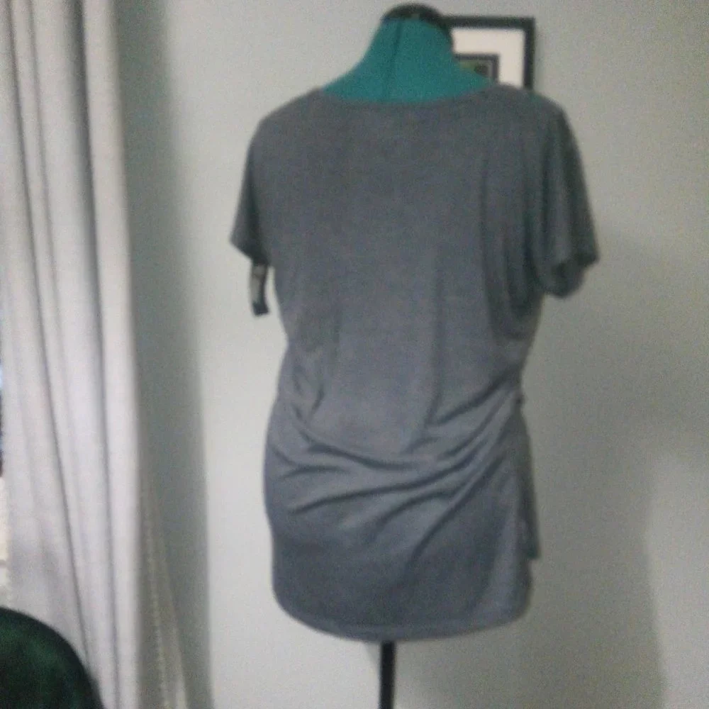 Gap Fit Cut Out Shoulder Cool Dry T-Shirt in Gray Sz M NWT